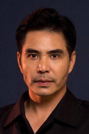 Trung Dũng portrait