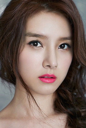 Kim So-hye portrait
