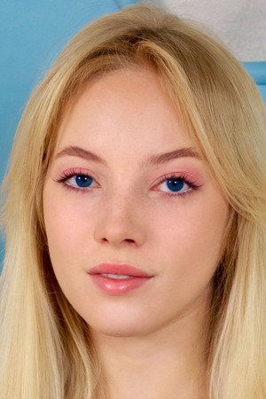 Bella Spark portrait