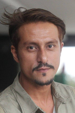 Bront Palarae portrait