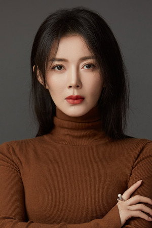 Liu Min portrait