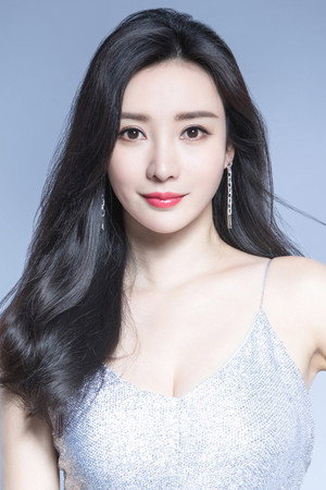 Liu Yan portrait