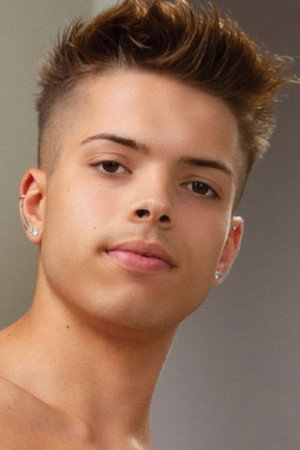 Evan Knox portrait