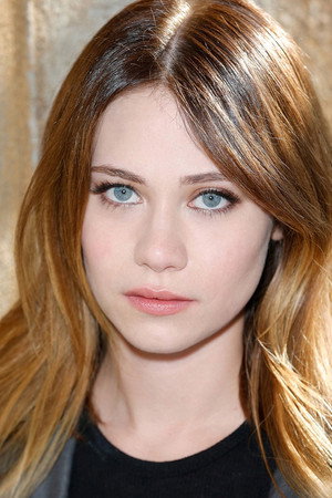 Amanda Leighton portrait