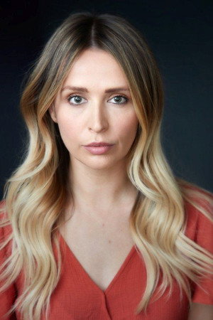 Lara Deam portrait