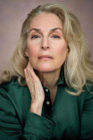 Janis Ahern portrait