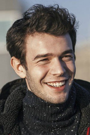 Aytaç Şaşmaz portrait