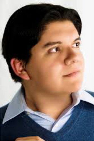 Víctor Hernández portrait