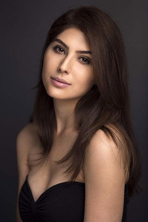 Elnaaz Norouzi portrait