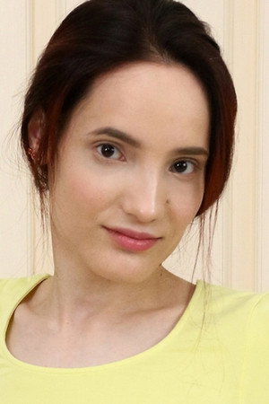 Mia Sanders portrait