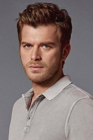 Kıvanç Tatlıtuğ portrait
