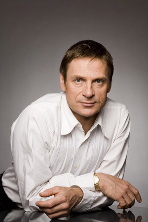Simon Keenlyside portrait
