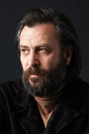 Nejat İşler portrait