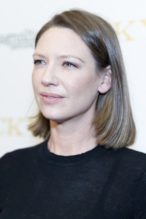 Anna Torv portrait