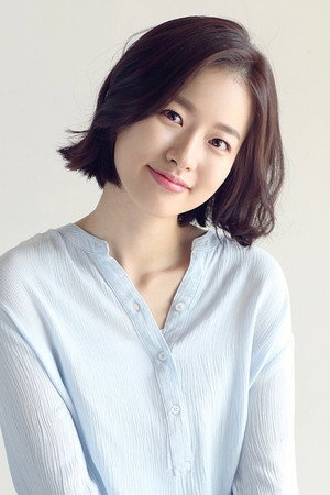 Lee Shi-a portrait
