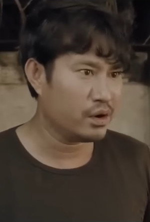 Lin Nay portrait