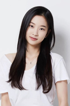 Kim Yi-kyeong portrait