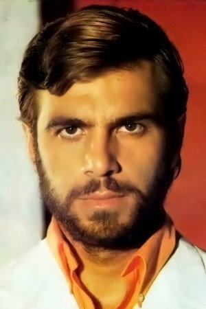 Lakis Komninos portrait