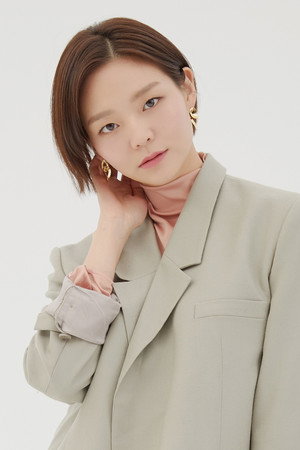 Esom portrait