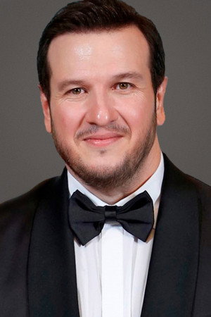 Şahan Gökbakar portrait