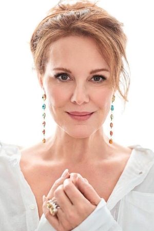 Elizabeth Perkins portrait