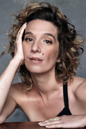 Dulce Pontes portrait