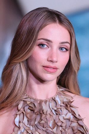 Emily Rudd portrait