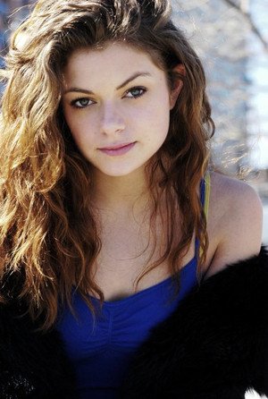 Izzie Steele portrait