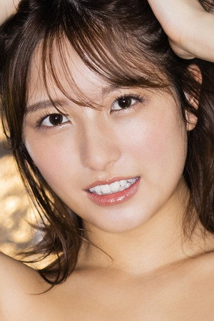 Nana Owada portrait