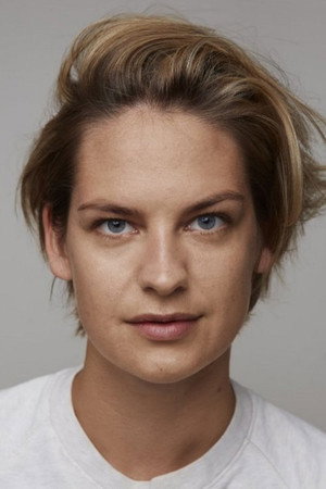 Heidi Toini portrait