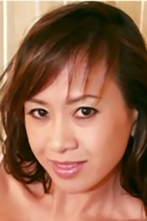 Mia Tran portrait