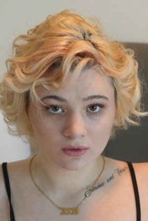 Ellie Smoke portrait