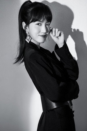 Jiao Wenqian portrait