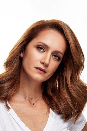 Viktoriya Isakova portrait