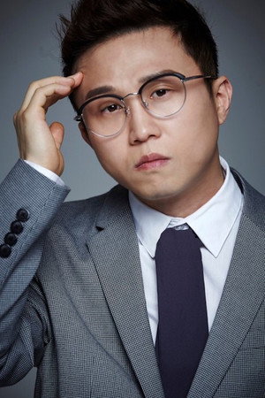 Park Sung-kwang portrait
