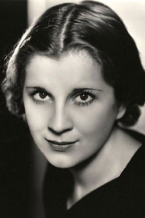 Diana Wynyard portrait
