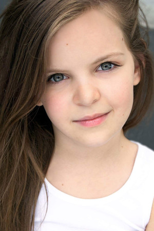 Samara Lee portrait