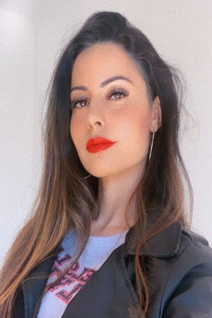 Taís Pisoni portrait