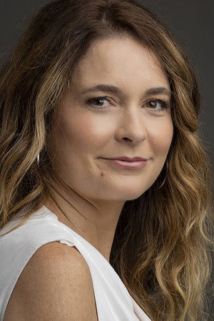 Cláudia Abreu portrait