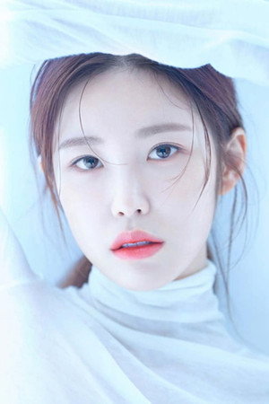 Jun Hyo-seong portrait