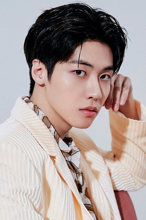 Lee Seung-hyub portrait