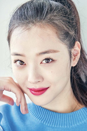 Sulli portrait