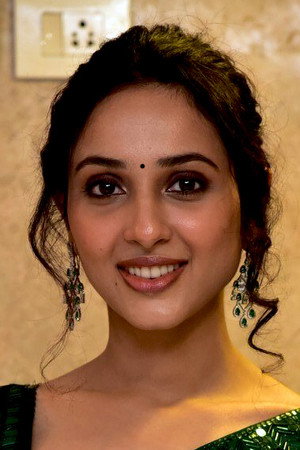 Riya Suman portrait