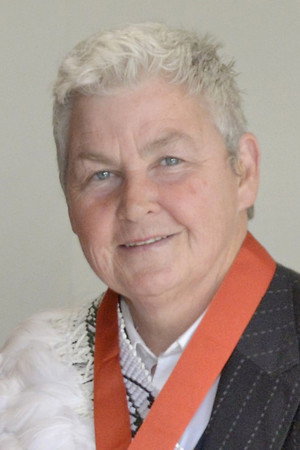 Lynda Topp portrait
