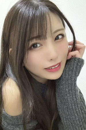 Shiori Kuraki portrait