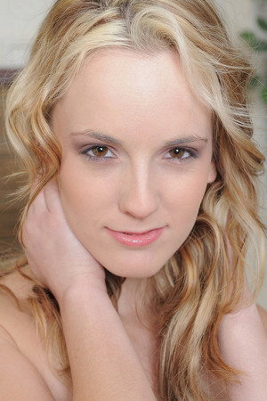 Sara Jaymes portrait