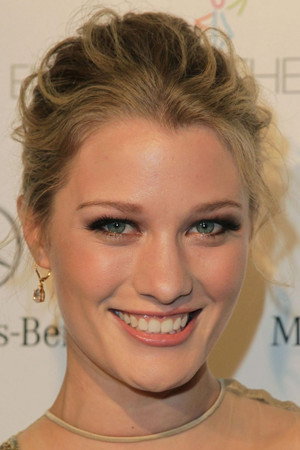 Ashley Hinshaw portrait