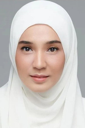Dhini Aminarti portrait