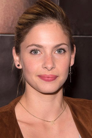 Chloé Coulloud portrait