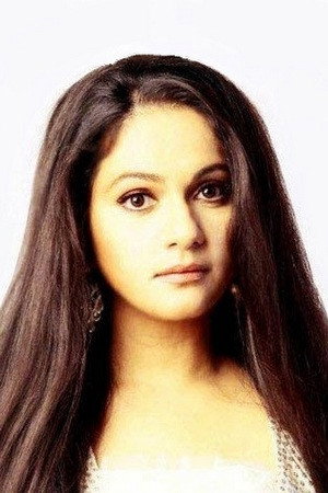 Gracy Singh portrait